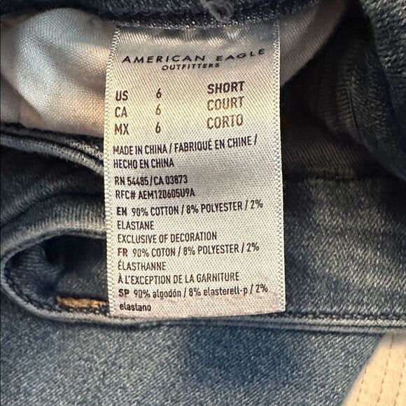 Women’s American Eagle size 6 Short Distressed Blue Women's Jeans - Picture 7 of 7